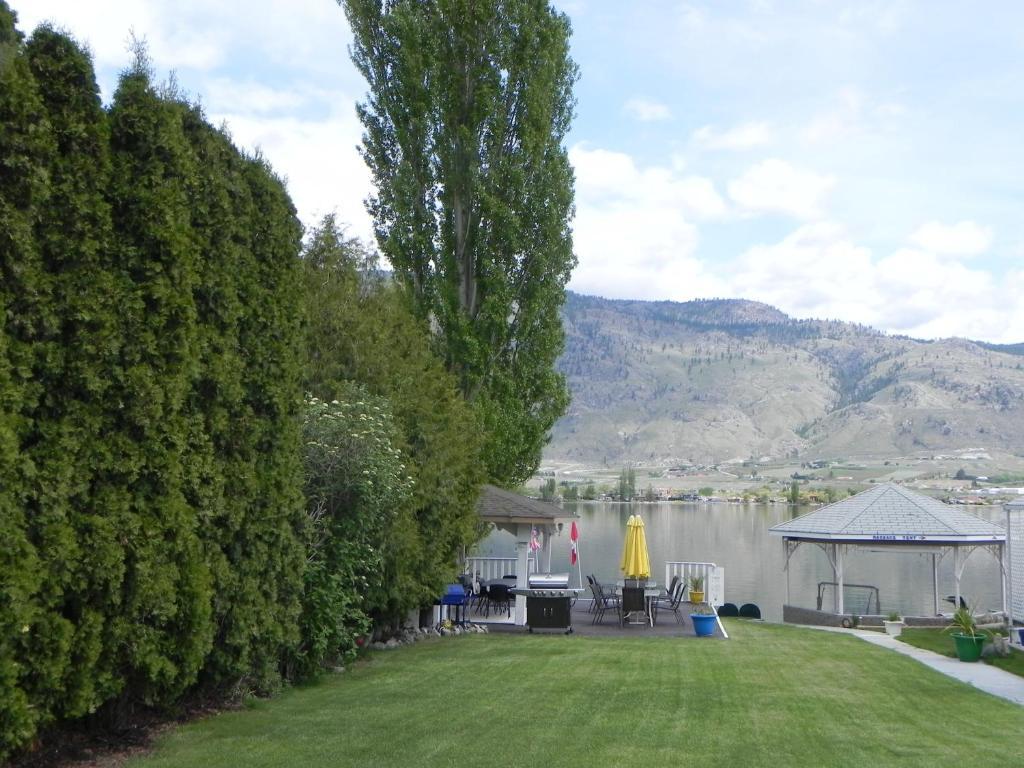Destiny Beach Resort Osoyoos Quarto foto