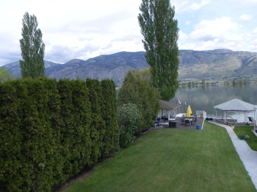 Destiny Beach Resort Osoyoos Quarto foto