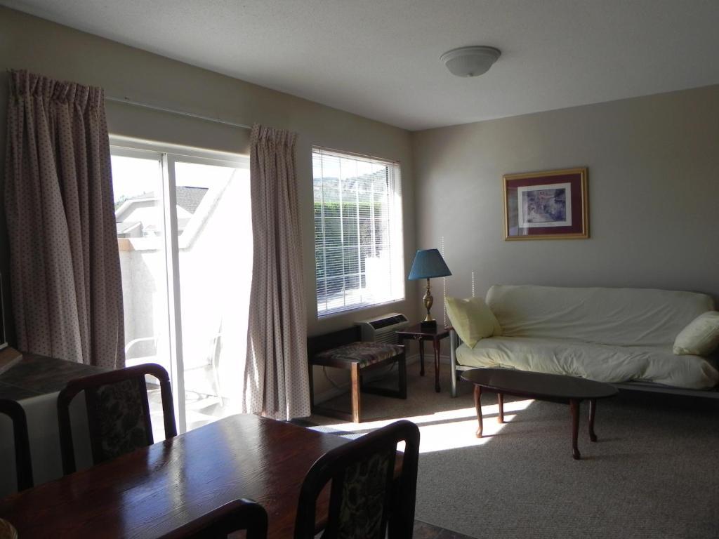 Destiny Beach Resort Osoyoos Quarto foto